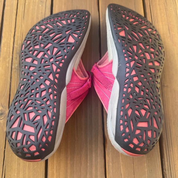 Merrell Pansy Persian Red Flip Flop Sandal - Picture 5 of 7